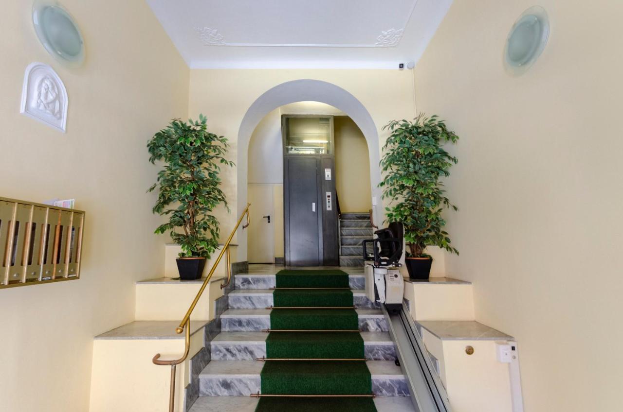 Joivy Spacious Family Apt For 4, In Carignano, Genoa Exterior photo